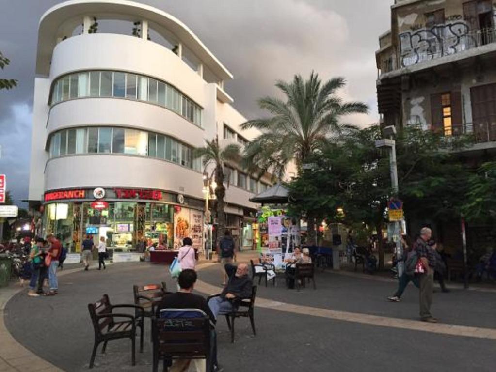 Charming 2Bd Apt W/ Balcony By Sea N' Rent Tel Aviv Esterno foto